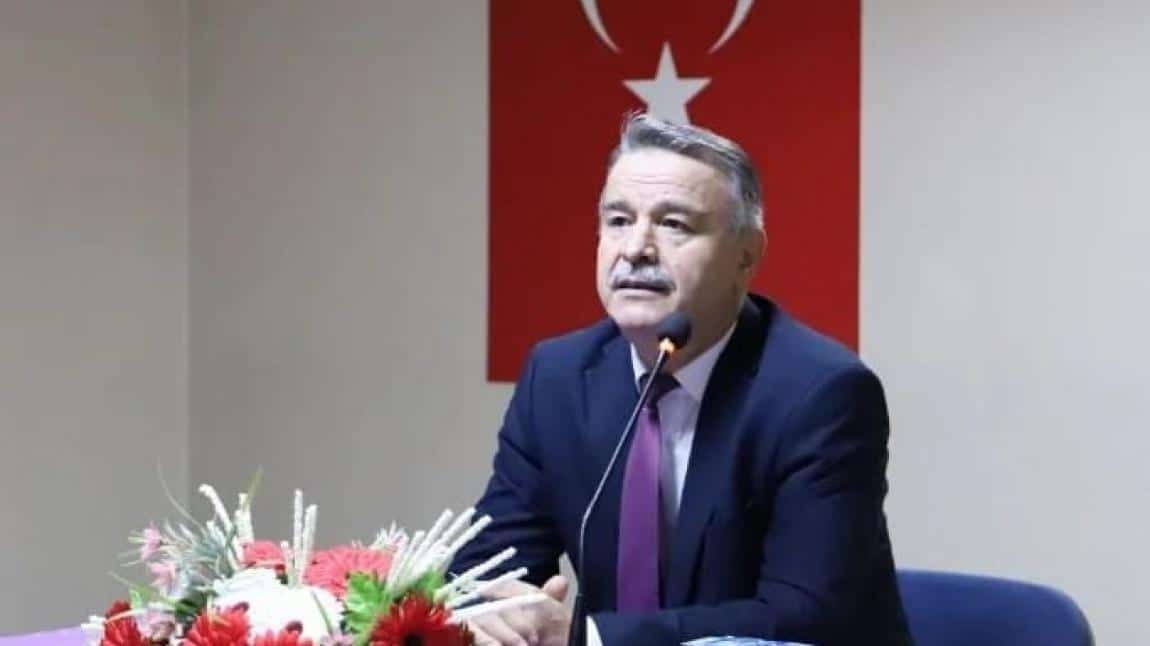 Rektör Süleyman ELMACI öğrencilerimizle buluştu.